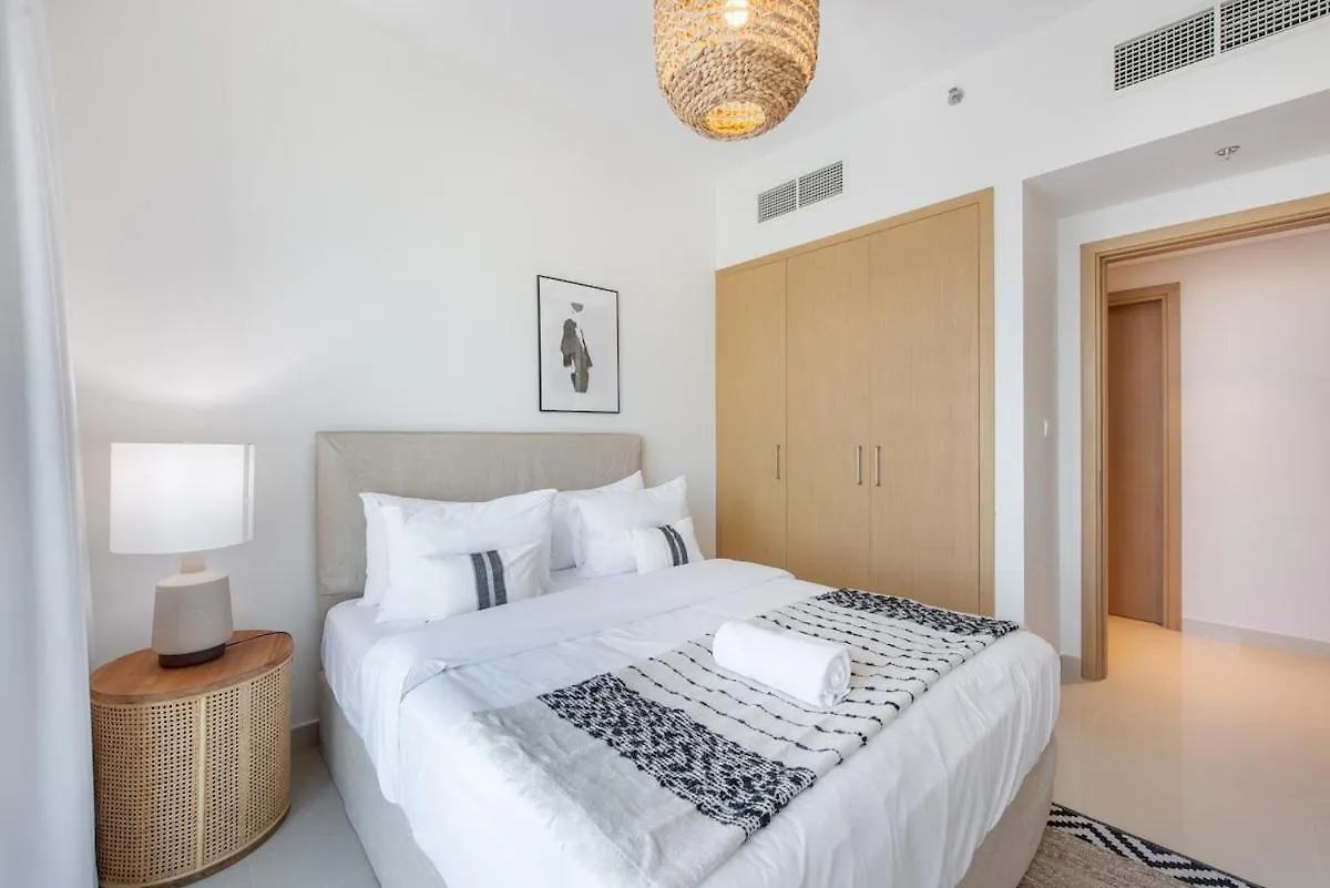 Stylish Cozy 3-Bedroom Apartment With Harbour Views In Dubai Creek Harbour