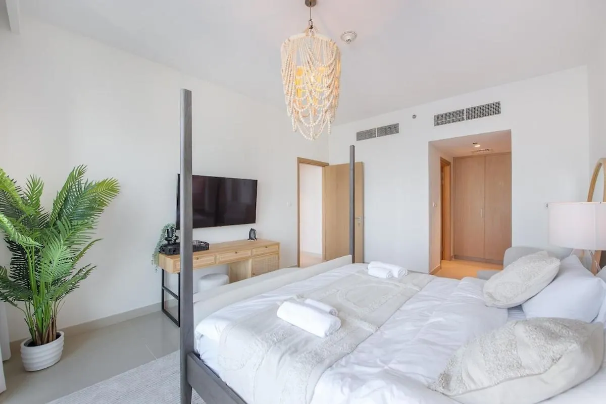 Stylish Cozy 3-Bedroom Apartment With Harbour Views In Dubai Creek Harbour